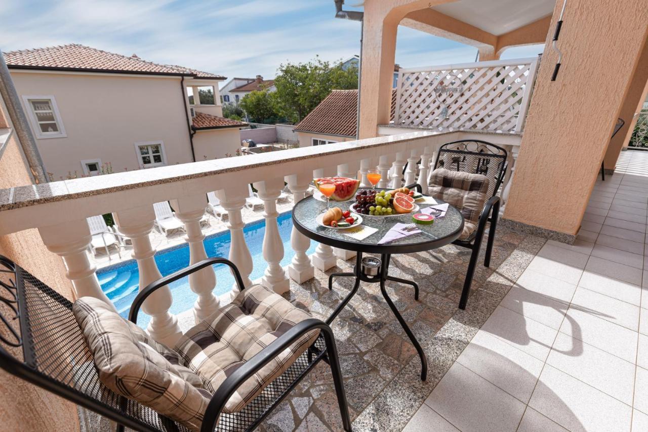Haus Delphin Daire Poreč Dış mekan fotoğraf