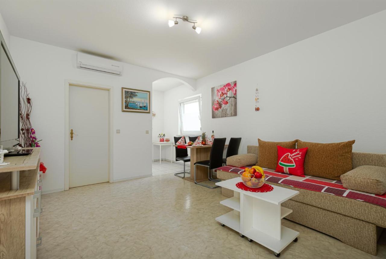 Haus Delphin Daire Poreč Dış mekan fotoğraf