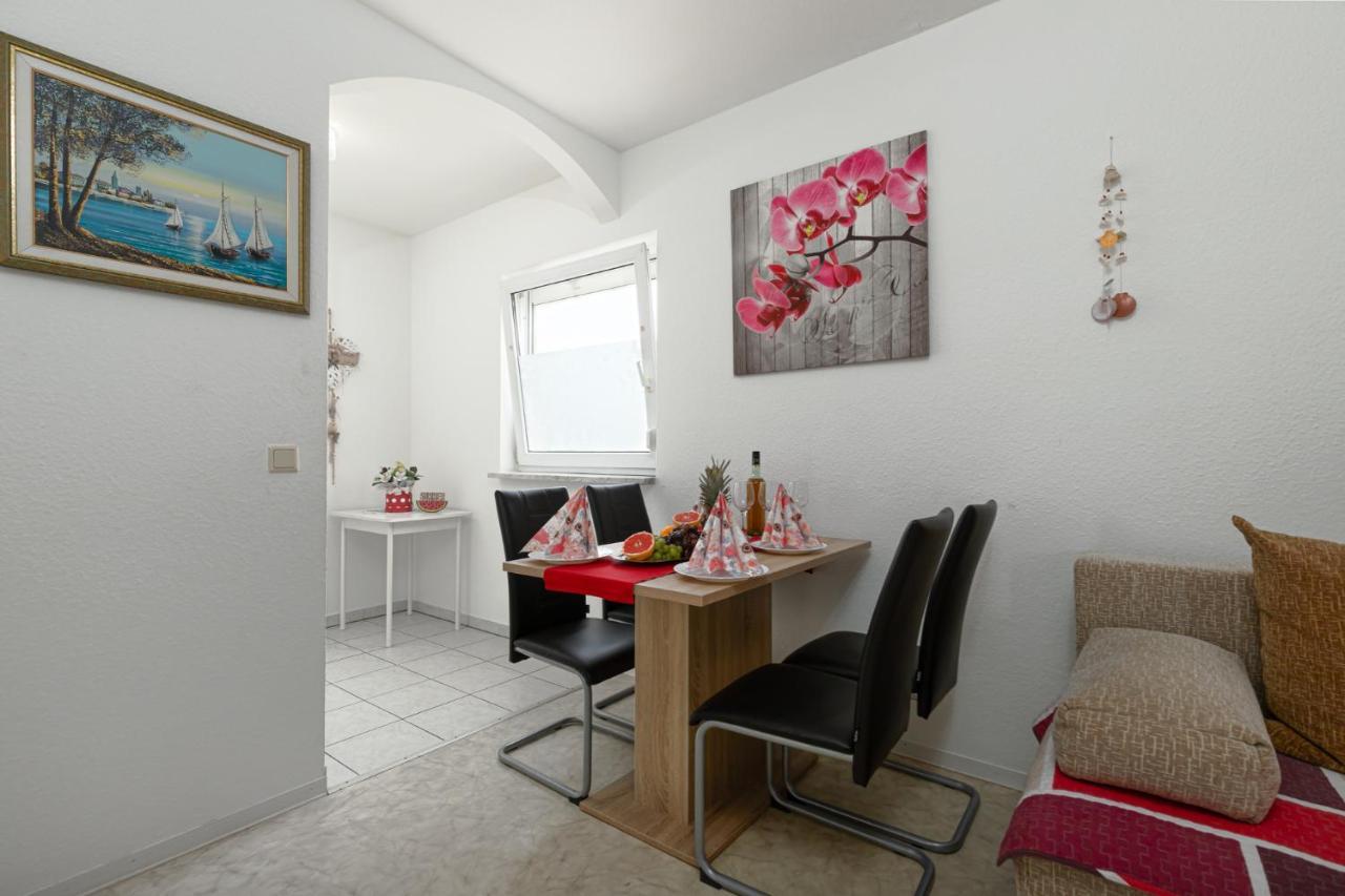 Haus Delphin Daire Poreč Dış mekan fotoğraf