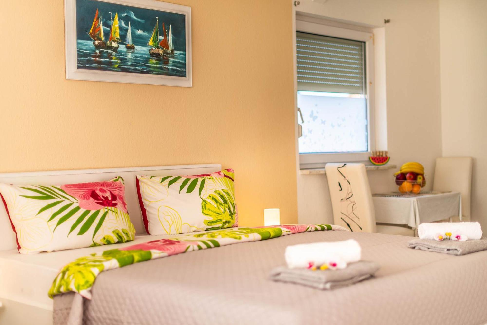 Haus Delphin Daire Poreč Dış mekan fotoğraf